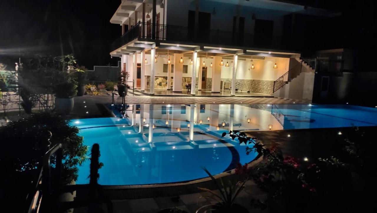 Paradise Hilltop Villa & Apartment กอลล์ ภายนอก รูปภาพ